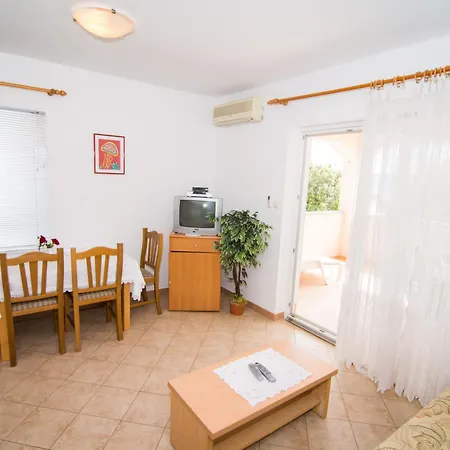 Apartment Ruzica *