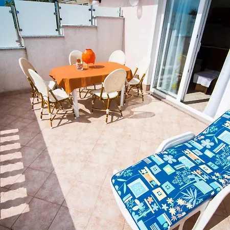 Ruzica Apartment *