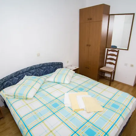 Ruzica * Pinezici (Krk)