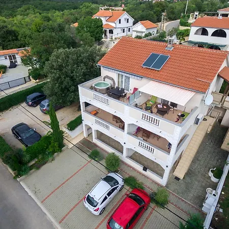Ruzica Apartment *