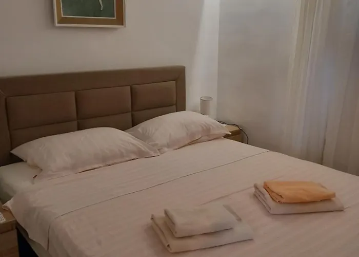 Ruzica * Pinezići